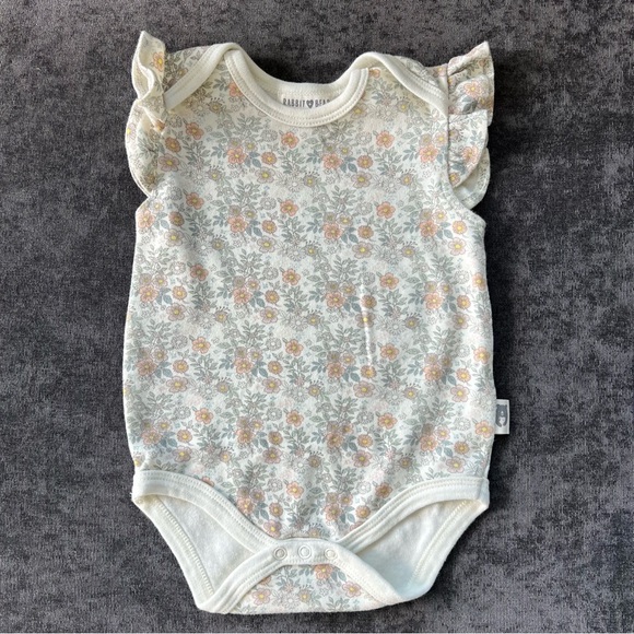 Rabbit + Bear Outfit Size 6-9 Months - Picture 2 of 11